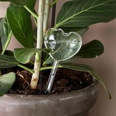 blagovna_znamka/velana-livink-kaplalnik-vode-za-rastline_1