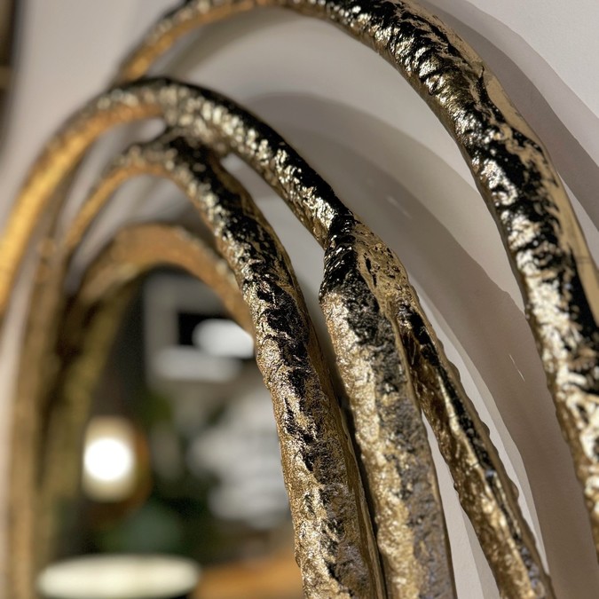 majestic-wildness/mirror-free-form