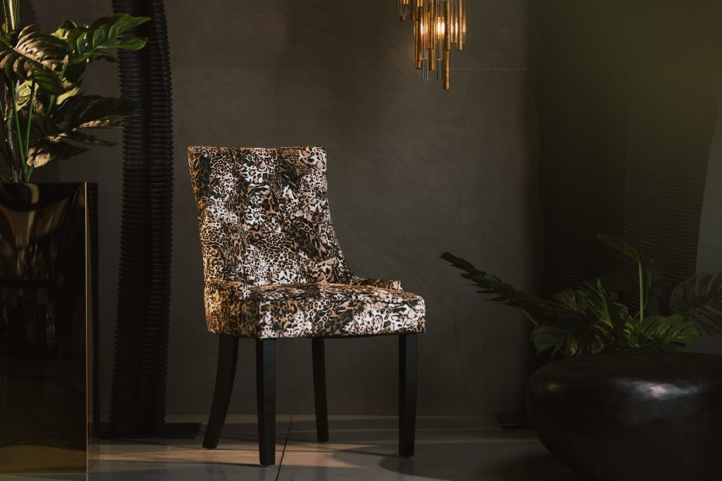 uvozeni-izdelki/Stol-za-jedilnico-Nails-Leo