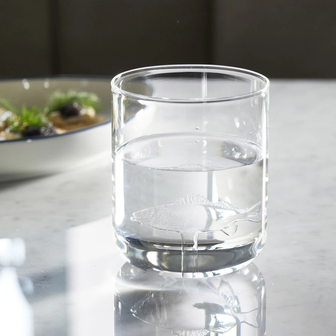 uvozeni-izdelki/Velana-Living-Riviera-Maison-554650-ling-island-glass-with-fist_1