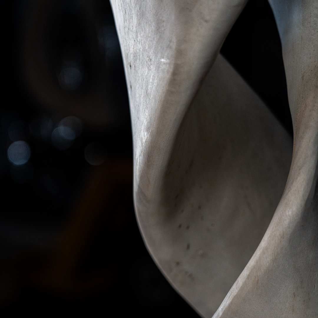 uvozeni-izdelki/Velana-Living-Skulptura-iz-tikovega-lesa-bela