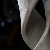 uvozeni-izdelki/Velana-Living-Skulptura-iz-tikovega-lesa-bela