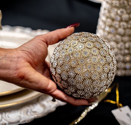 DEKORATIVNA KROGLA S SVETLEČIMI CVETOVI DIAMOND FLOWER
