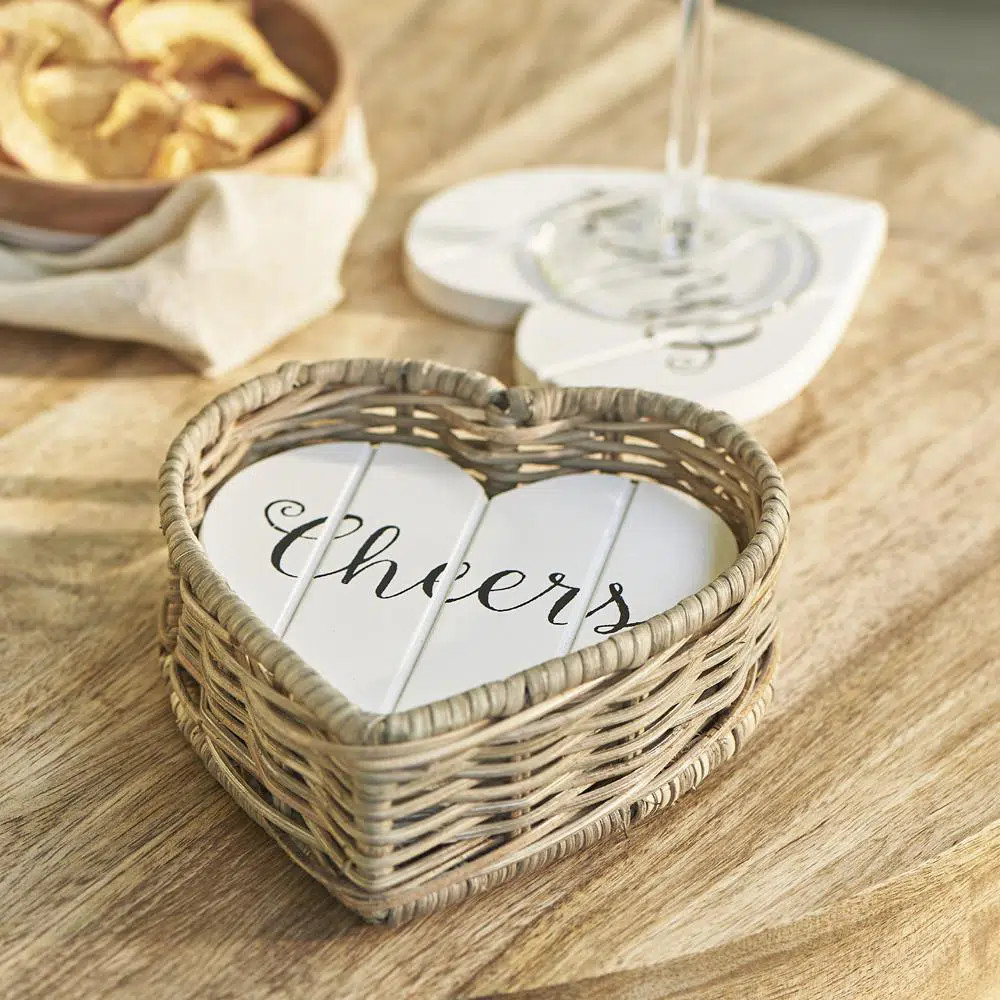 uvozeni-izdelki/Velana-Living-podstavki-za-kozarce-iz-lesa-v-skatlici-iz-ratana_1