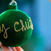 uvozeni-izdelki/Velana-Living-steklena-kroglica-temno-zelena-merry-christmas-M31470_2