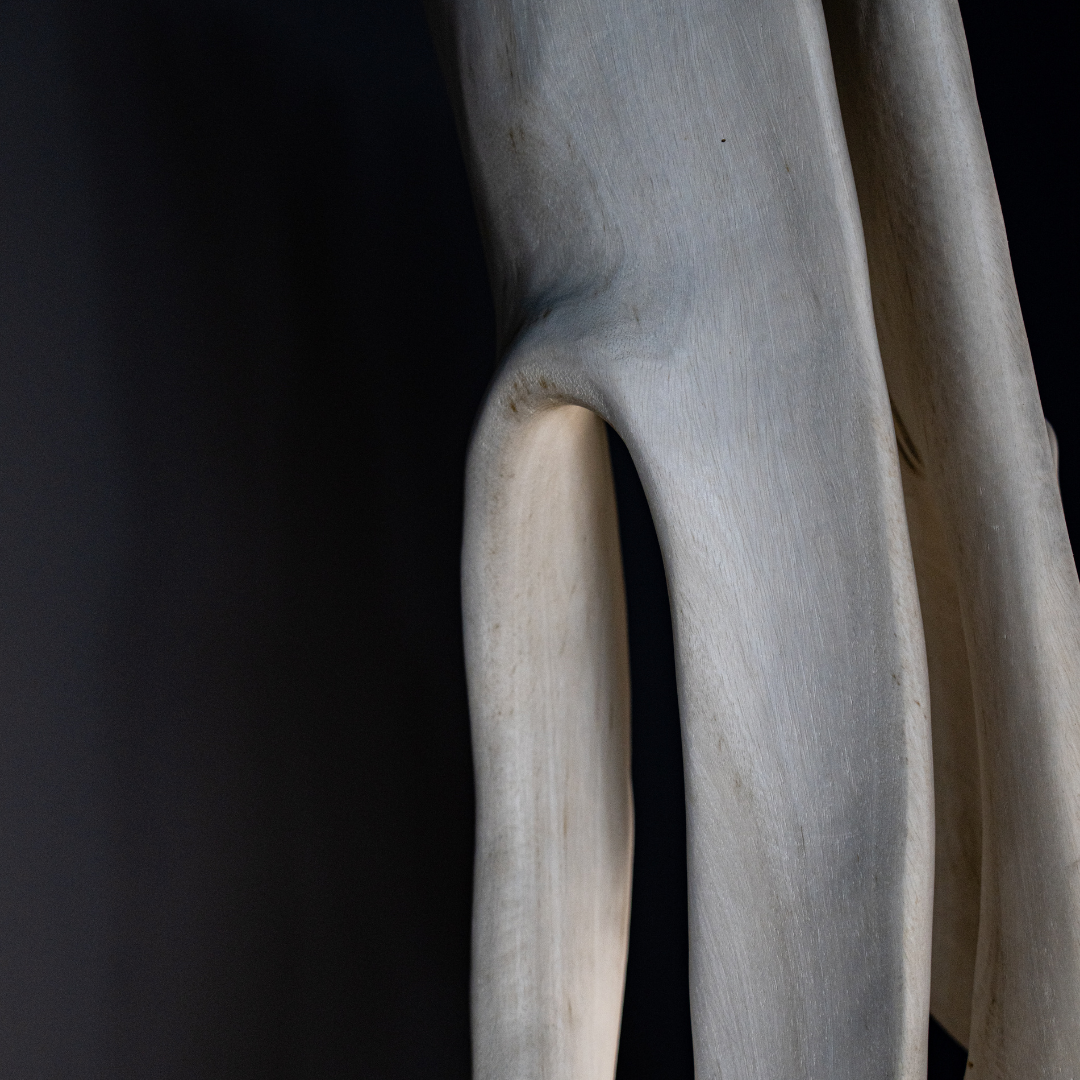 uvozeni-izdelki/WHITE-TEAK-SCULPTURE-HUG-Velana-Living_4