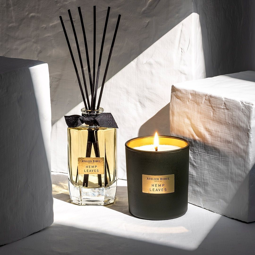 uvozeni-izdelki/atelier-rebul-slovenija-velana-living-diseca-sveca-hemp-leaves-210g_1