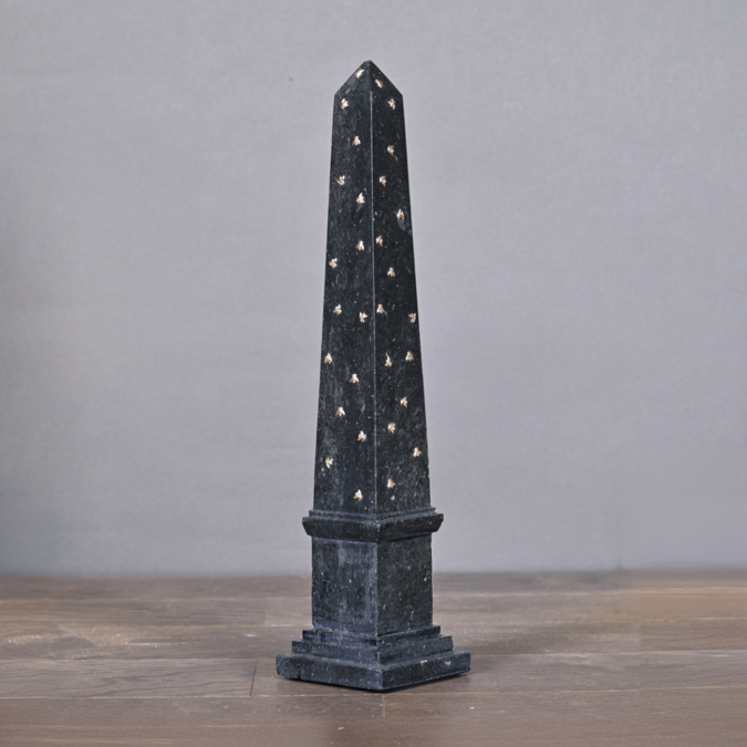 uvozeni-izdelki/ateliers-davoy-bee-obelisk_1