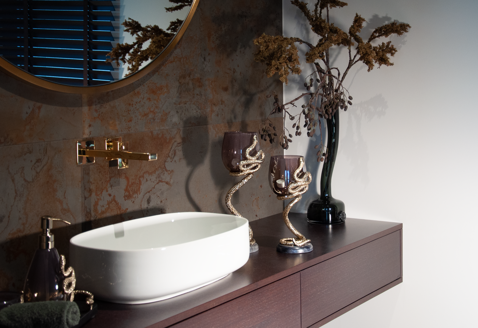 uvozeni-izdelki/candle-holder-snake-m_2