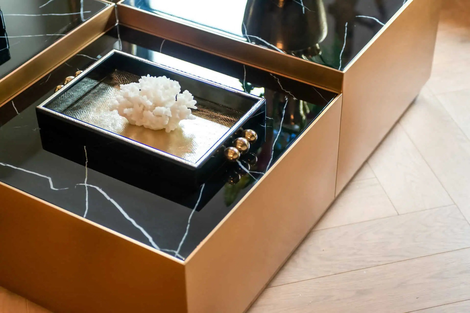 uvozeni-izdelki/richmond-interiors-tray-liv_1