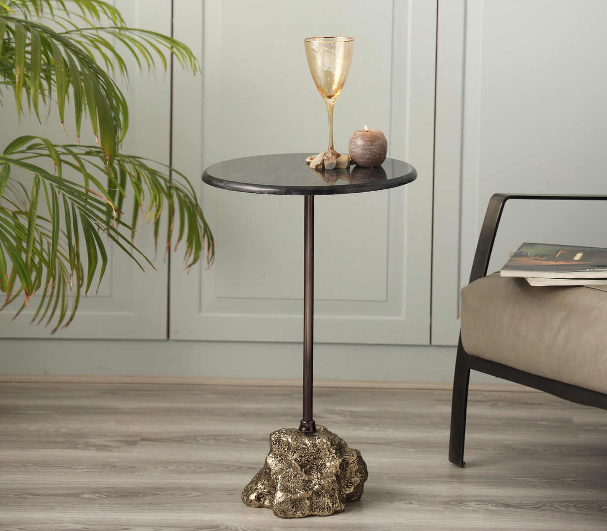 uvozeni-izdelki/side-table-raw-ore_1