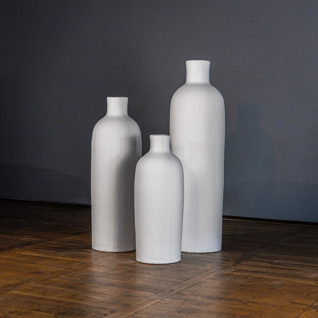 uvozeni-izdelki/velana-living-bela-vaza-iz-cementa-l_1