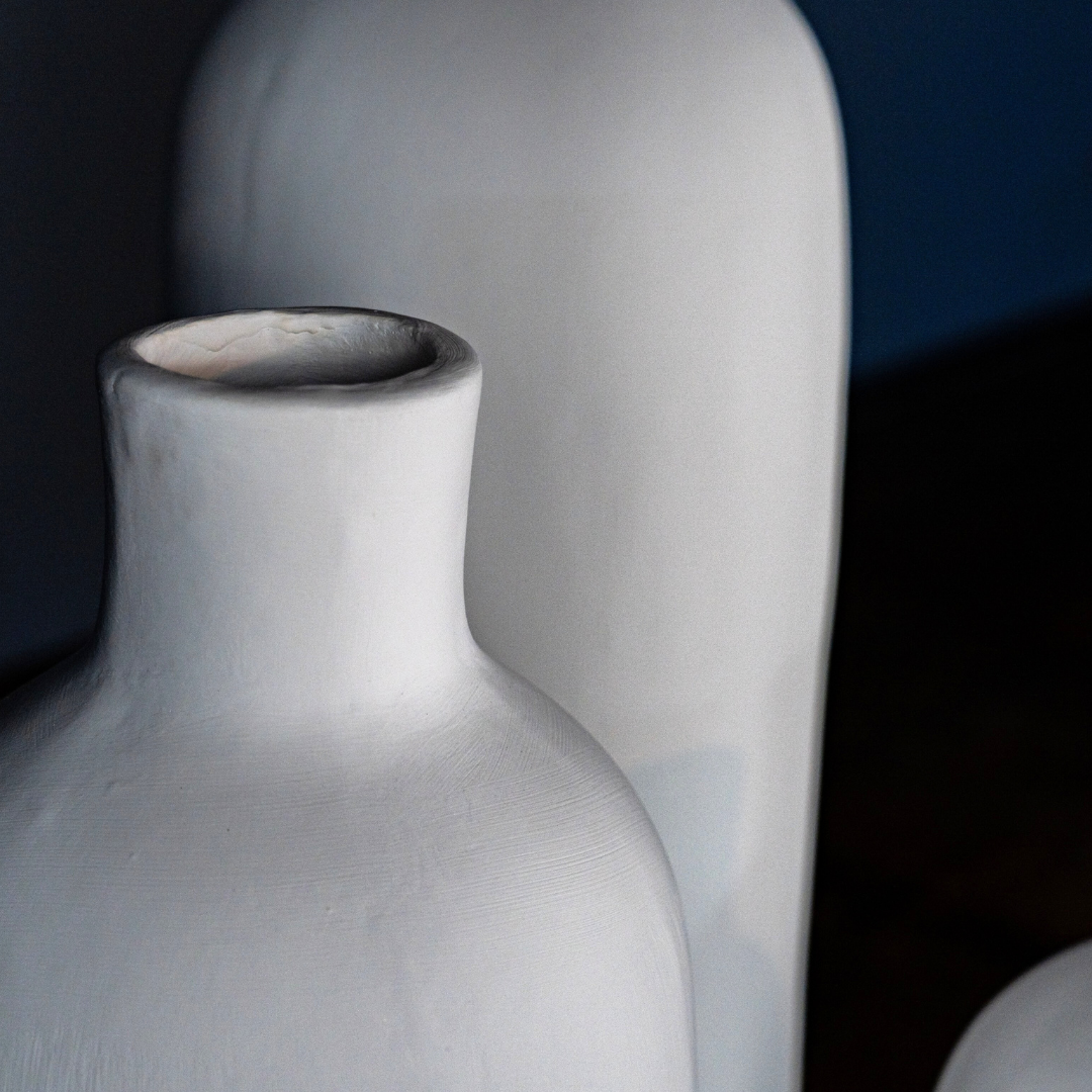 uvozeni-izdelki/velana-living-bela-vaza-iz-cementa-m_2