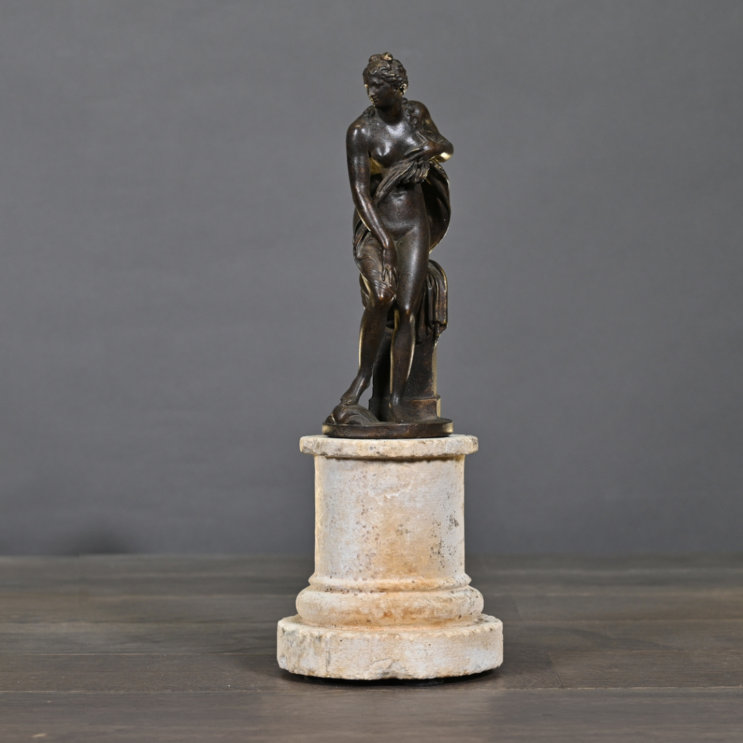 uvozeni-izdelki/velana-living-kip-venere-med-kopanjem-M14227_2