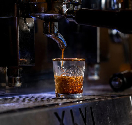 KOZAREC Z ZLATIM ROBOM