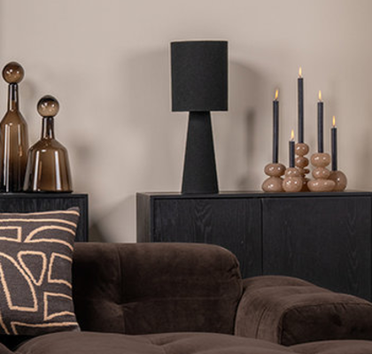 NAMIZNA SVETILKA ATTICA ČRNA