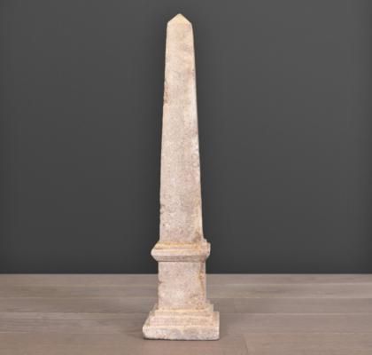 OBELISK IZ 18. STOLETJA L