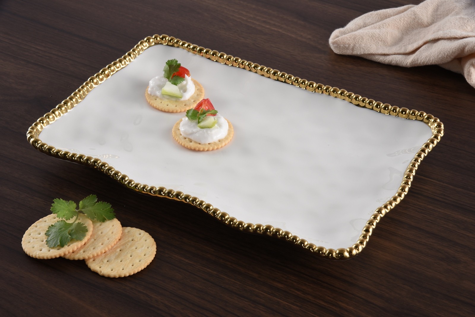 uvozeni-izdelki/velana-living-pampa-bay-golden-salerno-small-platter_2