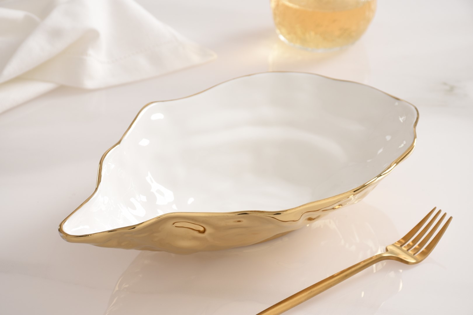 uvozeni-izdelki/velana-living-pampa-bay-medium-oyster-bowl-CER1977WG_1