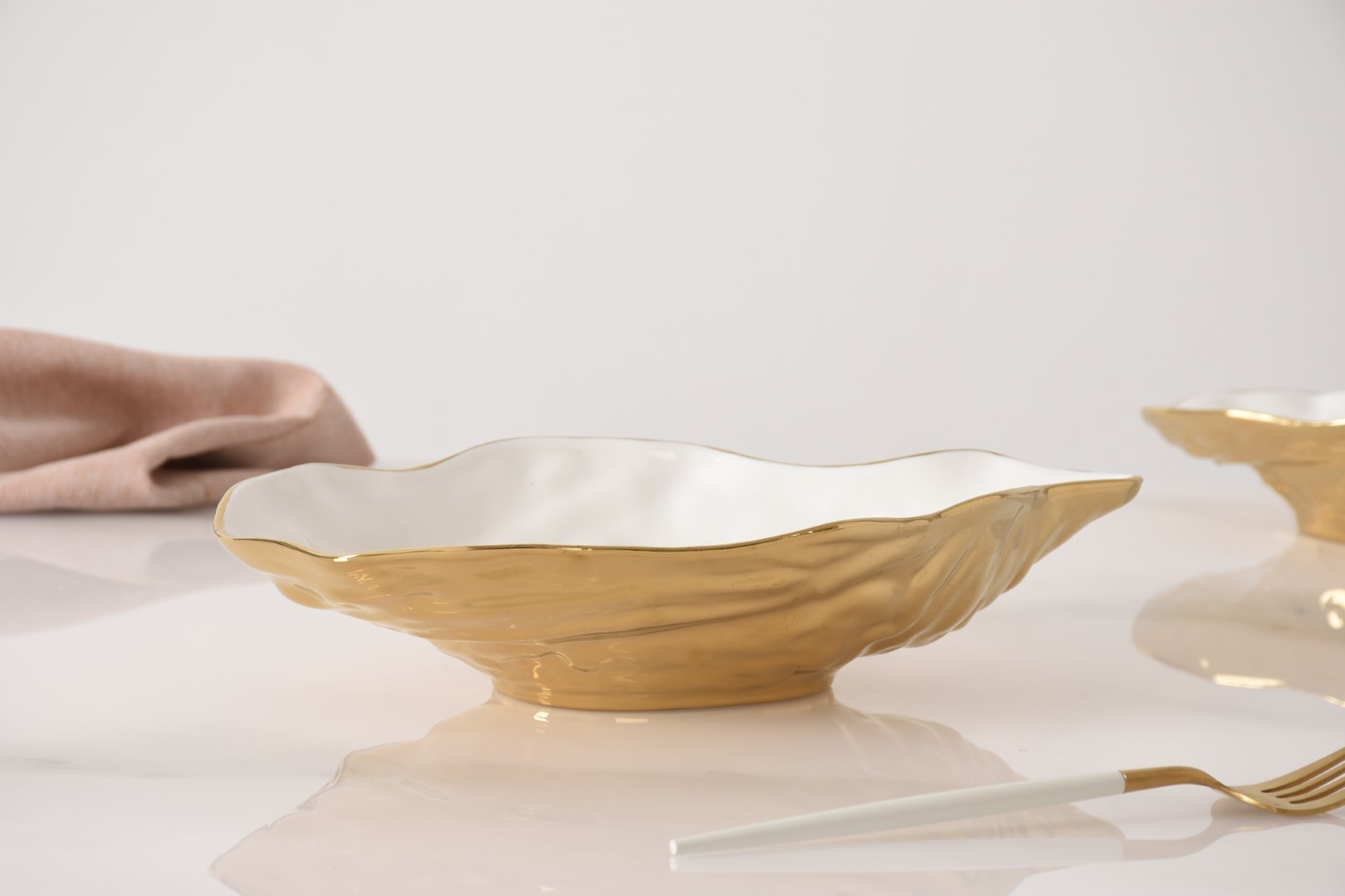 uvozeni-izdelki/velana-living-pampa-bay-medium-oyster-bowl-CER1977WG