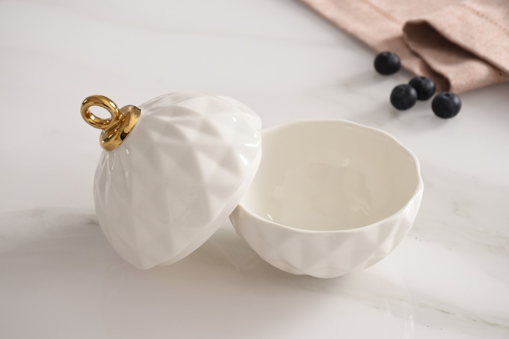 uvozeni-izdelki/velana-living-pampa-bay-small-ornament-bowl-gold-white-CER2759WG_1