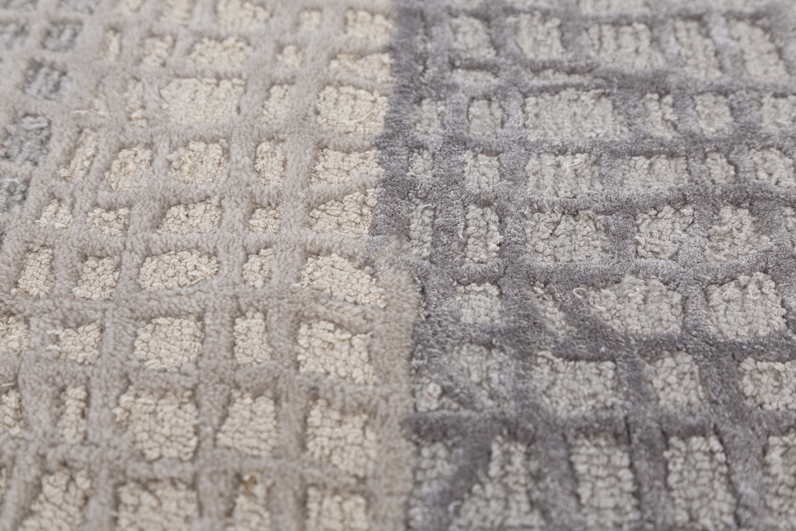 uvozeni-izdelki/velana-living-preproga-classic-gray-caviar-L87344-3