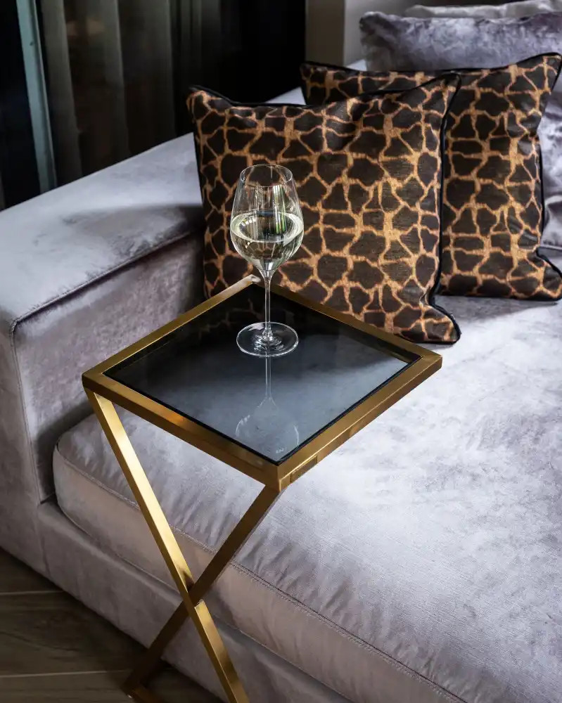 uvozeni-izdelki/velana-living-richmond-interiors-paramount-table_1