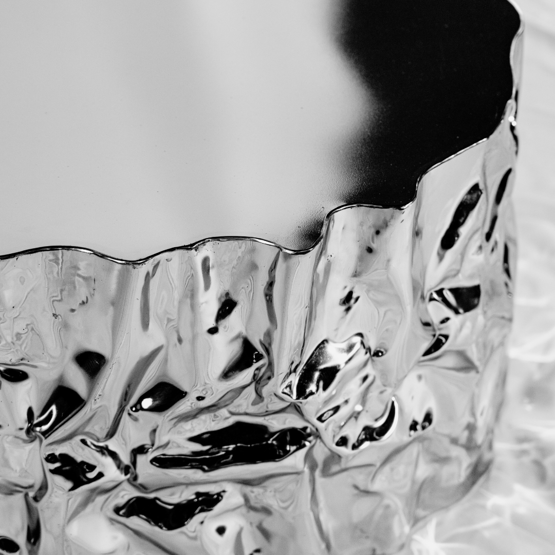 uvozeni-izdelki/velana-living-srebrna-kovinska-klubska-miza_1