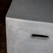 uvozeni-izdelki/velana-living-stolcek-iz-cementa_2