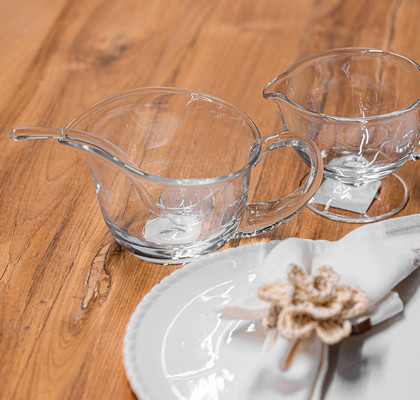 STEKLEN VRČEK ZA OMAKE